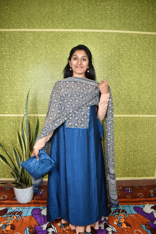 SR013 Semi rose silk salwar sets.. With shiffon dupatta..