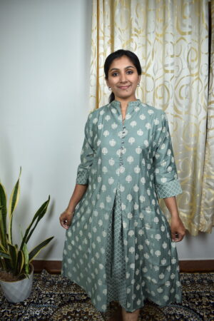 Code:KR161,A-line panel cut kurta.... chinese neck....