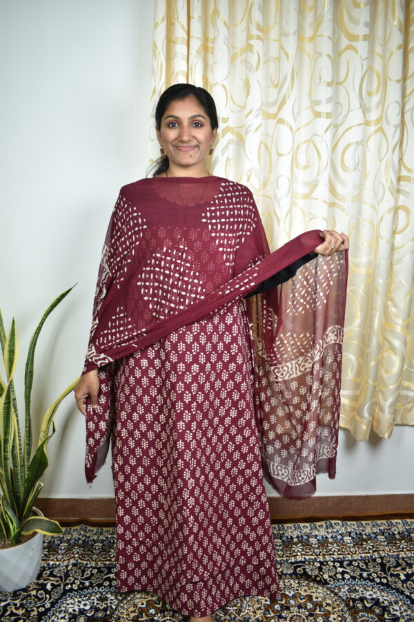 CS138 Cotton salwar sets.. shiffon dupatta..