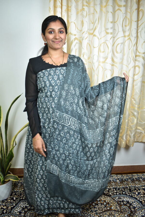 CS138 Cotton salwar sets.. shiffon dupatta..