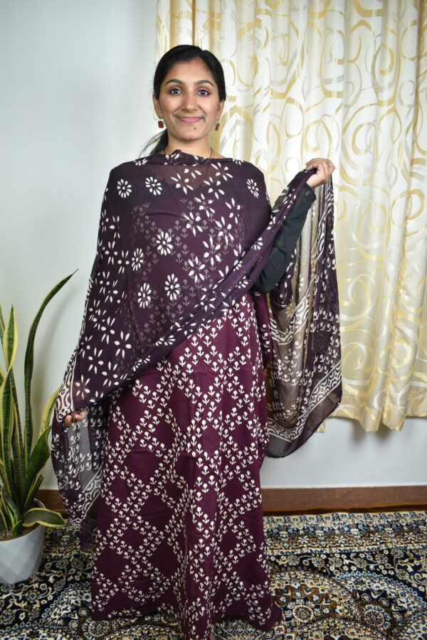 CS138 Cotton salwar sets.. shiffon dupatta..