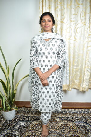 SC142 Soft cotton 3 piece ready to wear salwar sets..