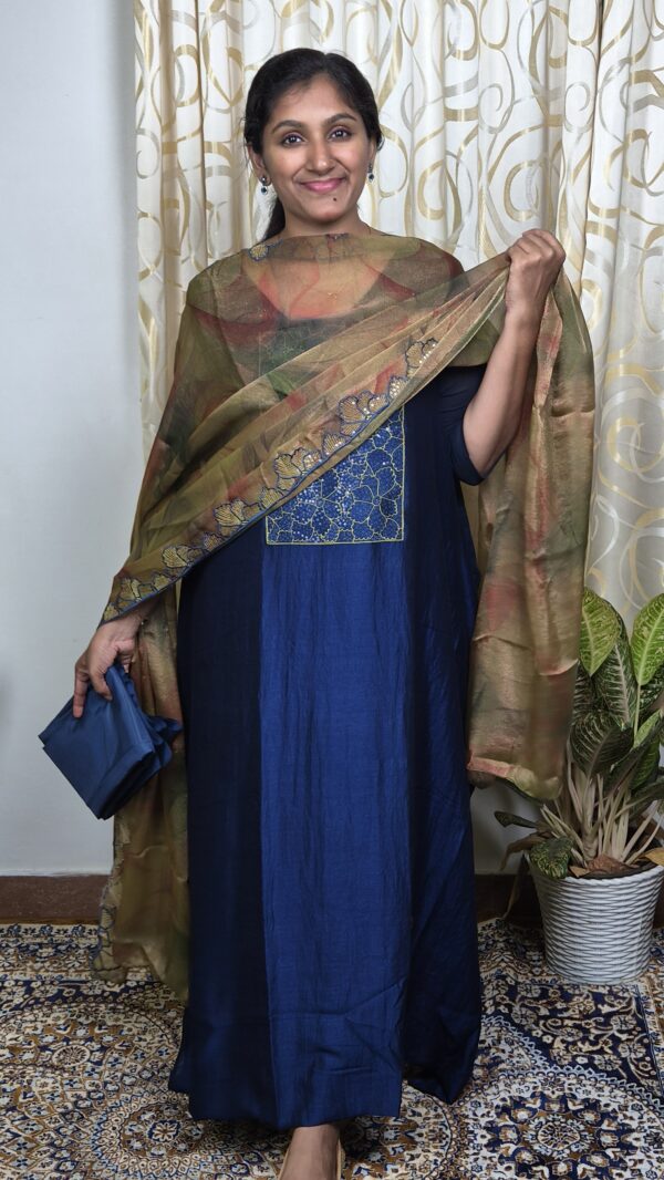 Semi rose silk salwar sets.... Code:ATR221