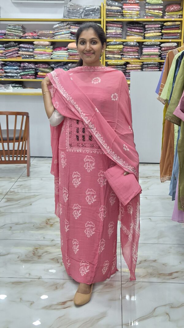 Crape georgette salwar sets.... Code:CGS234