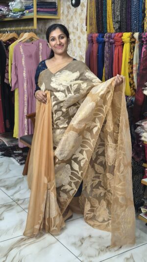 Premium organza saree..CODE:SOS337