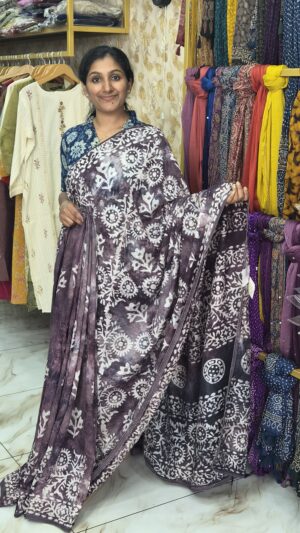 Crushed Saree....Code:CSS354