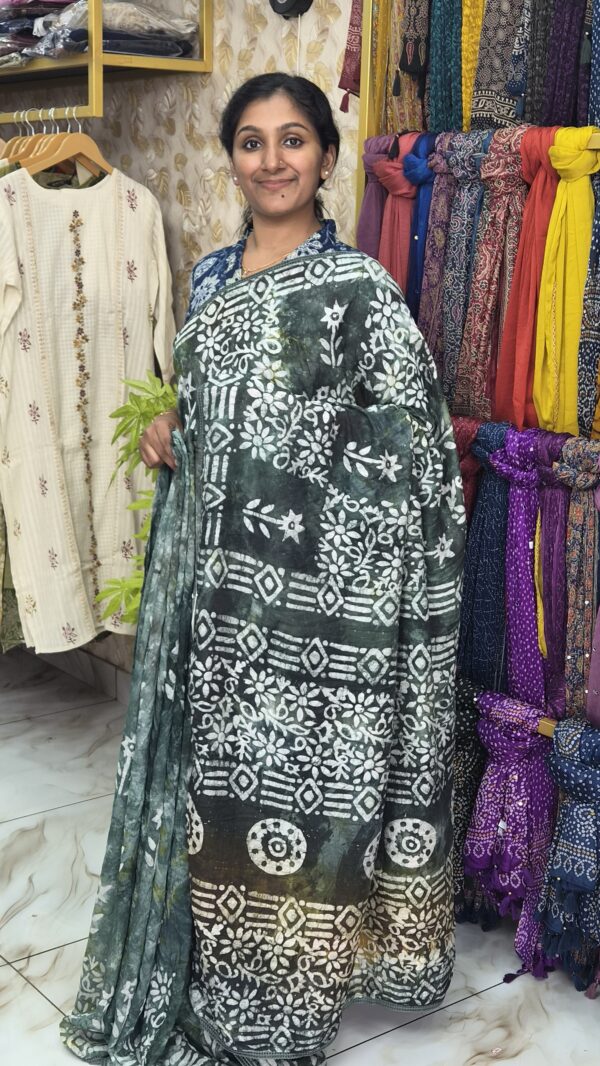 Crushed Saree....Code:CSS354